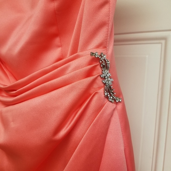 David's Bridal Coral Color Strapless Evening  Dress - Picture 2 of 8